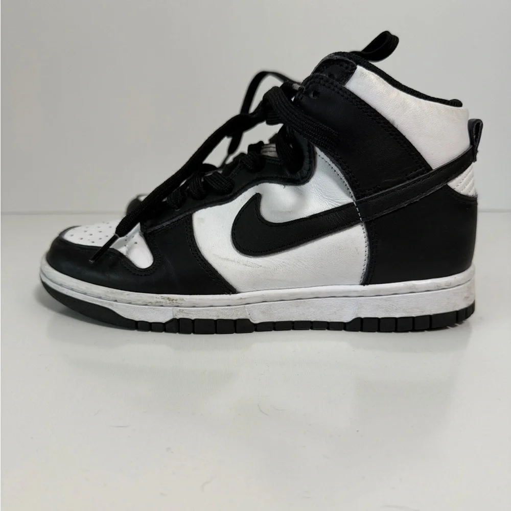 Nike Women’s Panda High Top Sneakers  6.5